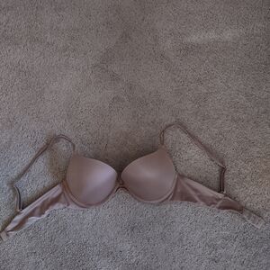 Victoria's Secret Cream Bra with Molded Cups